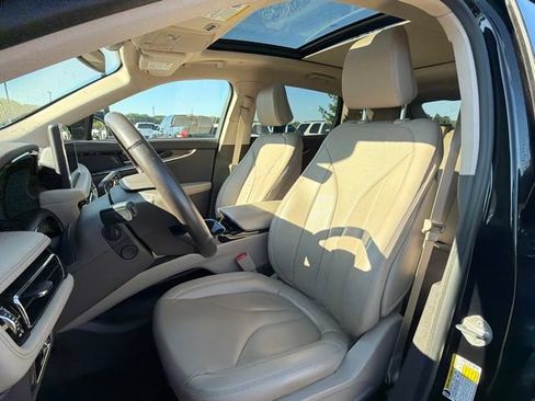 Used 2023 Lincoln Nautilus Reserve w/ Monochromatic Package AWD/4WD image 10