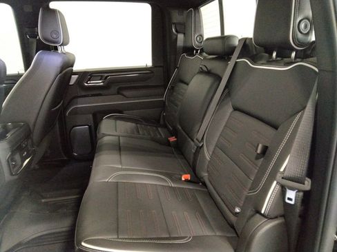 Used 2024 GMC Sierra 2500 AT4X image 42