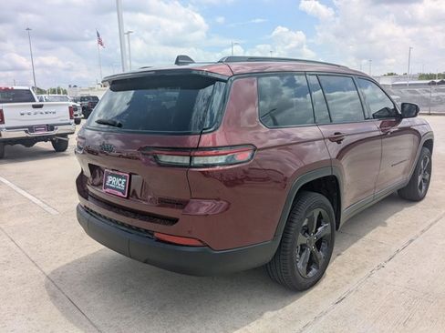 Used 2025 Jeep Grand Cherokee L Limited w/ Black Appearance Package image 5