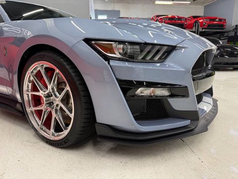 Used 2022 Ford Mustang Shelby GT500 w/ Technology Package RWD image 7