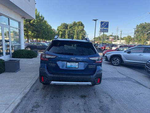 Used 2020 Subaru Outback Touring XT AWD/4WD image 4
