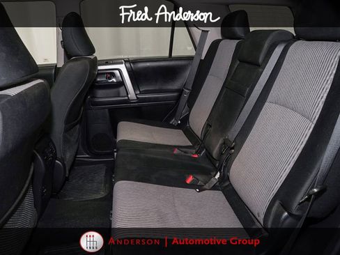 Used 2015 Toyota 4Runner SR5 AWD/4WD image 7