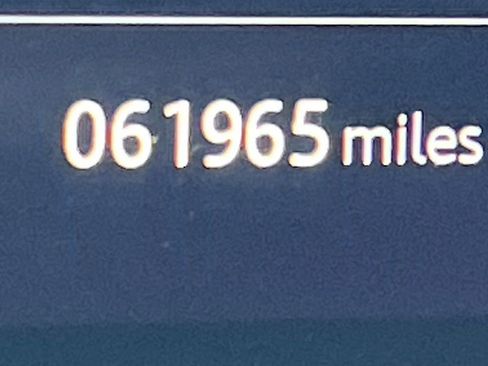 Used 2018 Land Rover Discovery HSE image 7