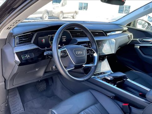 Used 2024 Audi Q8 e-tron Premium Plus w/ Premium Plus Package AWD/4WD image 2