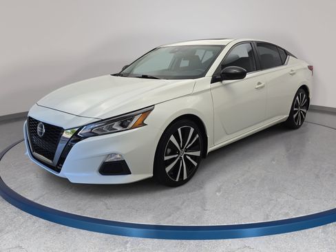 Certified 2021 Nissan Altima 2.5 SR w/ SR Premium Package FWD image 1