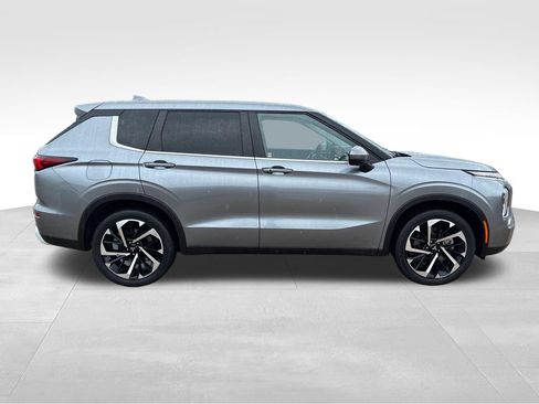 Used 2024 Mitsubishi Outlander SE FWD image 6