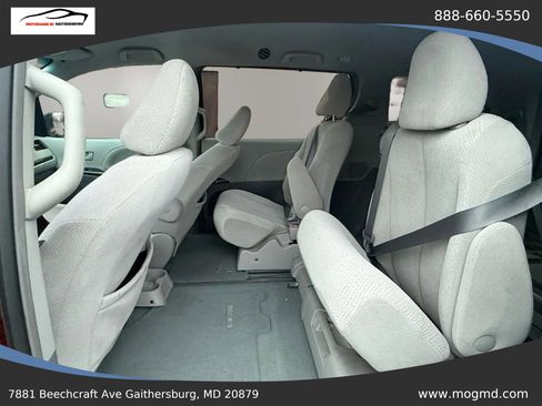 Used 2012 Toyota Sienna LE image 11