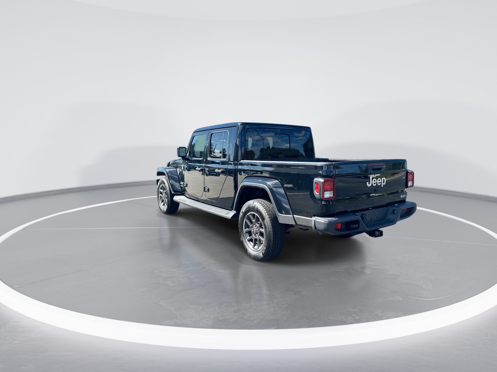 Used 2021 Jeep Gladiator Overland w/ Popular Equipment Package AWD/4WD image 7