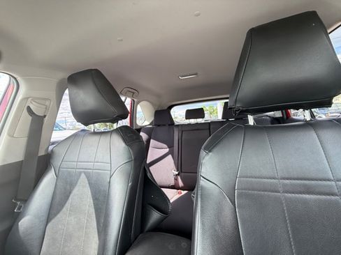 Used 2019 Toyota RAV4 LE AWD/4WD image 26