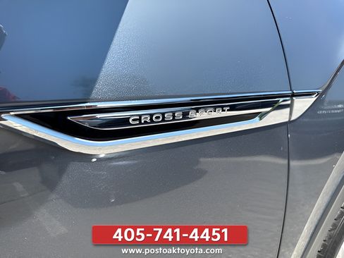 Used 2020 Volkswagen Atlas Cross Sport SE w/ Panoramic Sunroof Package FWD image 27