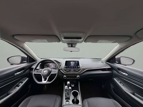 Used 2024 Nissan Altima 2.5 SV image 24