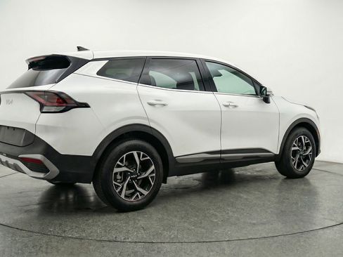 Used 2025 Kia Sportage LX FWD image 9
