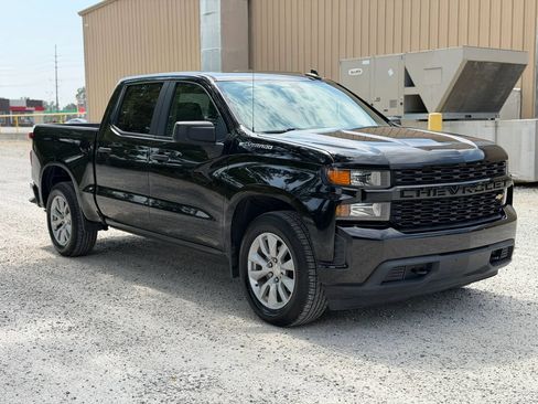 Used 2020 Chevrolet Silverado 1500 Custom w/ Custom Value Package RWD image 3
