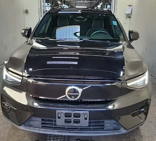 Used 2023 Volvo XC40 Recharge Ultimate AWD/4WD image 3