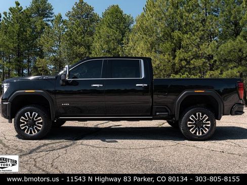 Used 2024 GMC Sierra 2500 Denali Ultimate AWD/4WD image 5