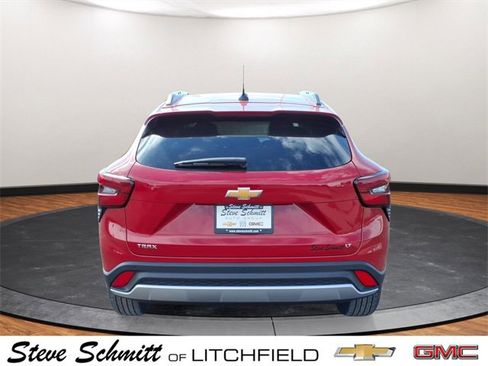 New 2026 Chevrolet Trax LT w/ Sunroof Package image 4