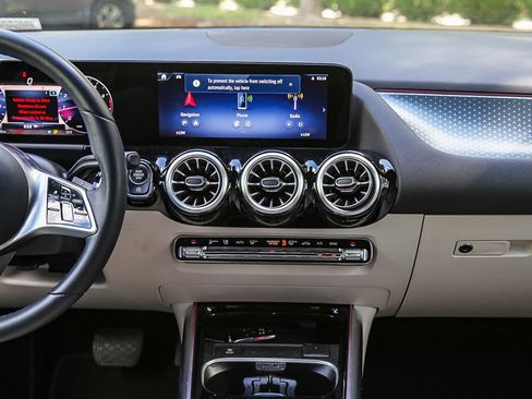 Certified 2025 Mercedes-Benz GLA 250 4MATIC image 11