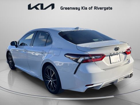 Used 2023 Toyota Camry SE image 5