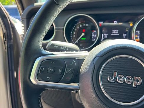 Used 2022 Jeep Wrangler Unlimited Sahara w/ Cold Weather Group AWD/4WD image 18