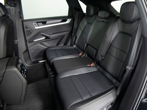 New 2026 Porsche Cayenne image 36