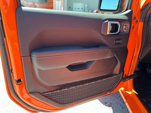 New 2026 Jeep Wrangler Unlimited Sahara AWD/4WD image 12