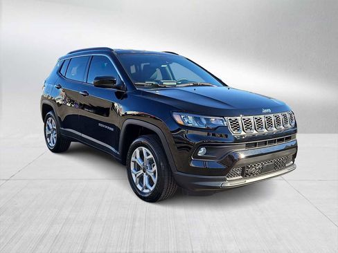 New 2026 Jeep Compass Latitude image 2