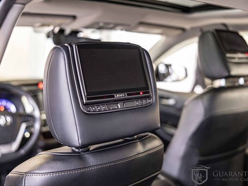 Used 2019 Toyota Highlander XLE AWD/4WD image 36