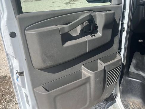 Used 2018 GMC Savana 2500 w/ Driver Convenience Package image 13