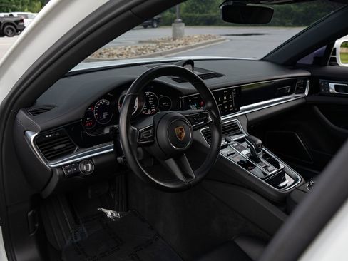 Used 2023 Porsche Panamera 4 w/ Premium Package AWD/4WD image 23