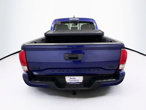 Used 2022 Toyota Tacoma SR5 w/ Technology Package image 6