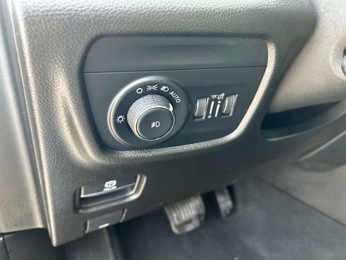 Used 2023 Jeep Grand Cherokee Overland w/ Luxury Tech Group IV image 25