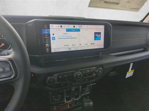 New 2026 Jeep Gladiator Mojave image 9