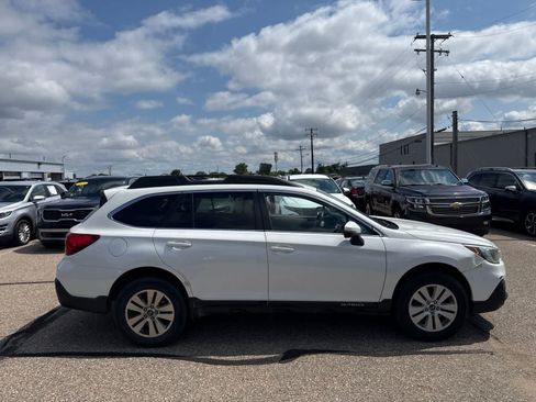 Used 2019 Subaru Outback 2.5i Premium AWD/4WD image 9