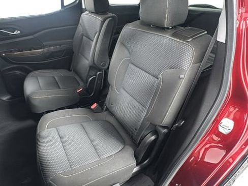 Used 2023 GMC Acadia SLE w/ Driver Convenience Package image 12