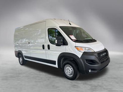 Used 2025 RAM ProMaster 2500 w/ Convenience Group FWD image 2