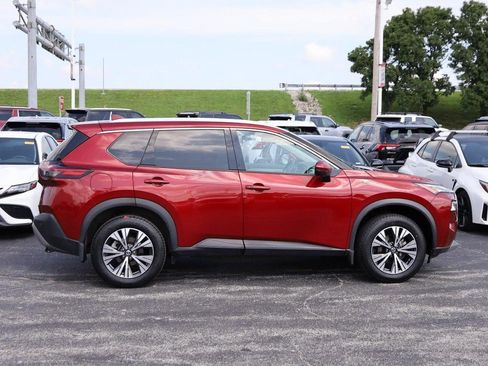Used 2021 Nissan Rogue SV w/ Premium Package AWD/4WD image 5