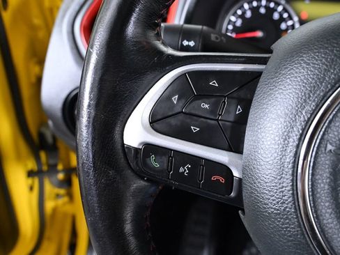 Used 2019 Jeep Renegade Trailhawk AWD/4WD image 13