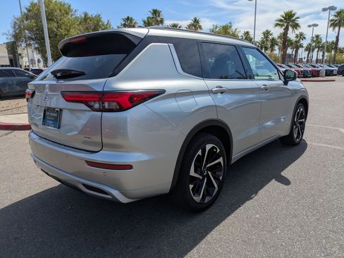Used 2023 Mitsubishi Outlander SEL FWD image 5