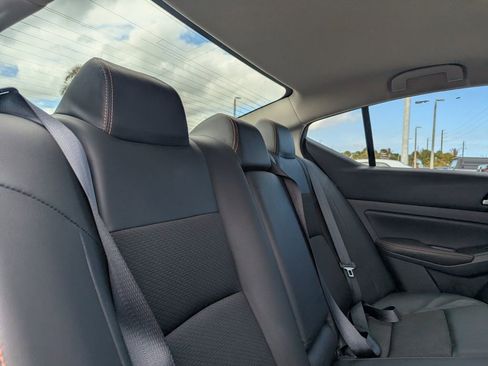 Used 2022 Nissan Altima 2.5 SR image 14