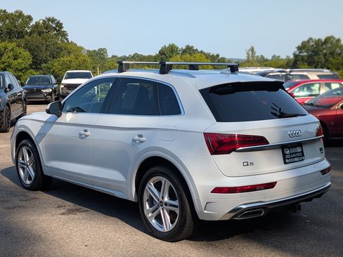 Used 2022 Audi Q5 e Premium Plus w/ Premium Plus Package AWD/4WD image 7