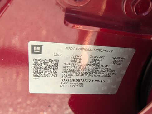 Used 2018 Chevrolet Cruze Premier FWD image 17