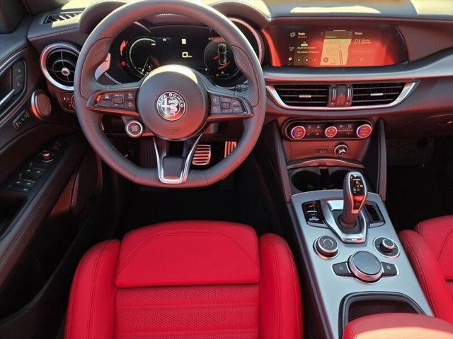 New 2025 Alfa Romeo Stelvio Sprint AWD/4WD image 21