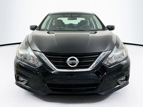 Used 2017 Nissan Altima 2.5 SR w/ Midnight Edition Package FWD image 5