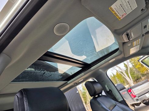 Used 2024 Ford F350 Lariat w/ Lariat Ultimate Package AWD/4WD image 26