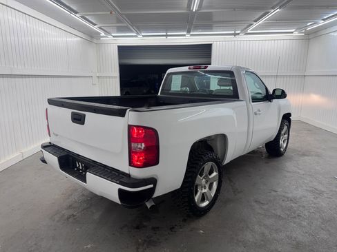 Used 2011 Chevrolet Silverado 1500 W/T image 5