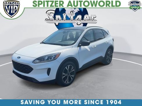 Used 2022 Ford Escape SE w/ SE Sport Appearance Package AWD/4WD image 4
