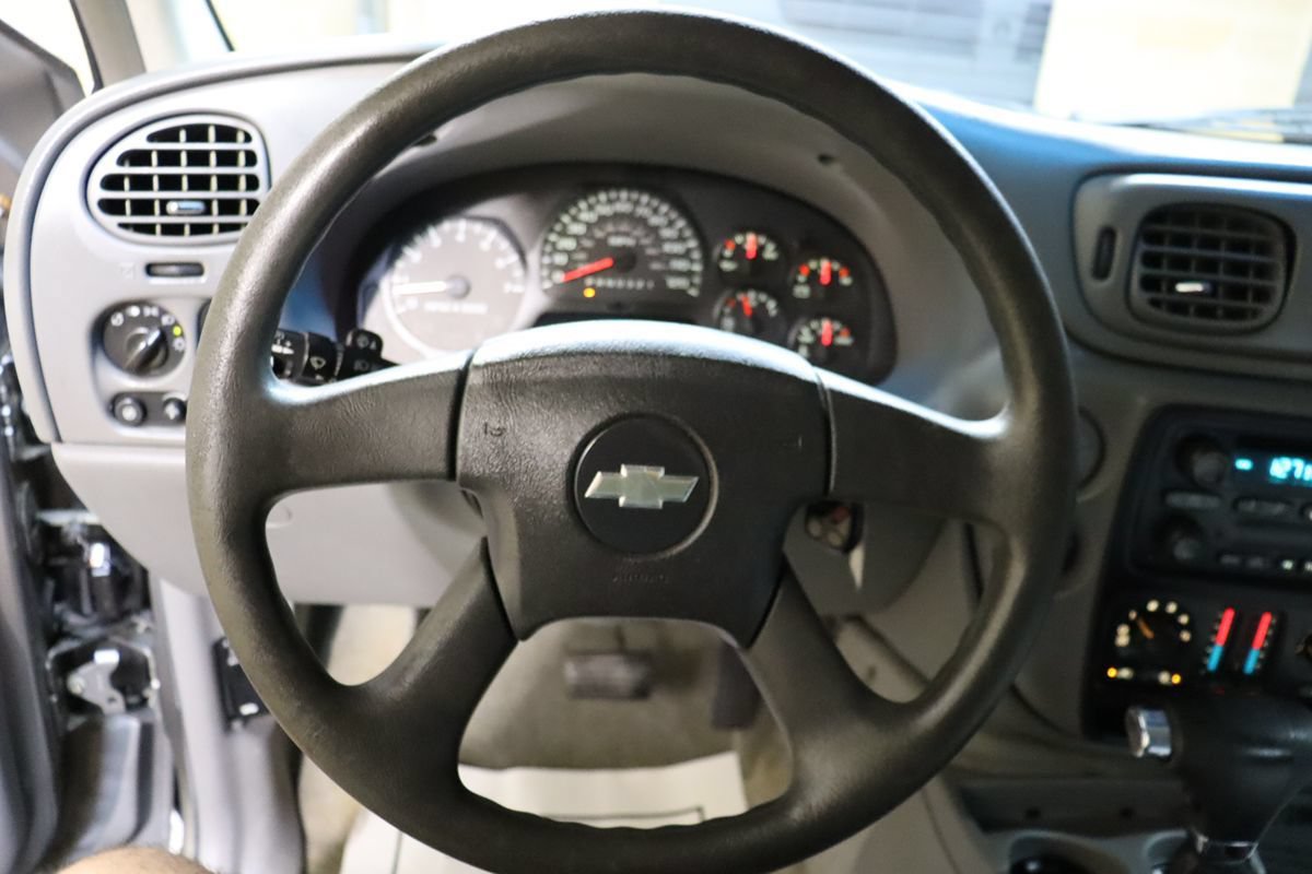 Used 2006 Chevrolet TrailBlazer LS w/ LS Preferred Equipment Group RWD image 28