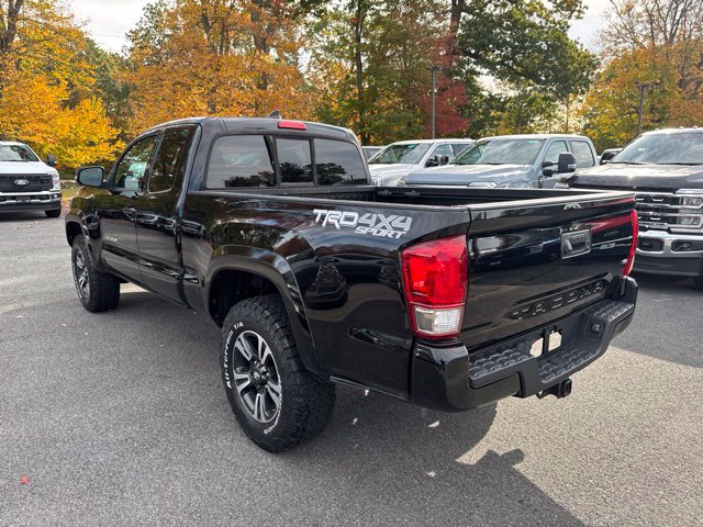 Used 2016 Toyota Tacoma TRD Sport w/ Towing Package AWD/4WD image 7
