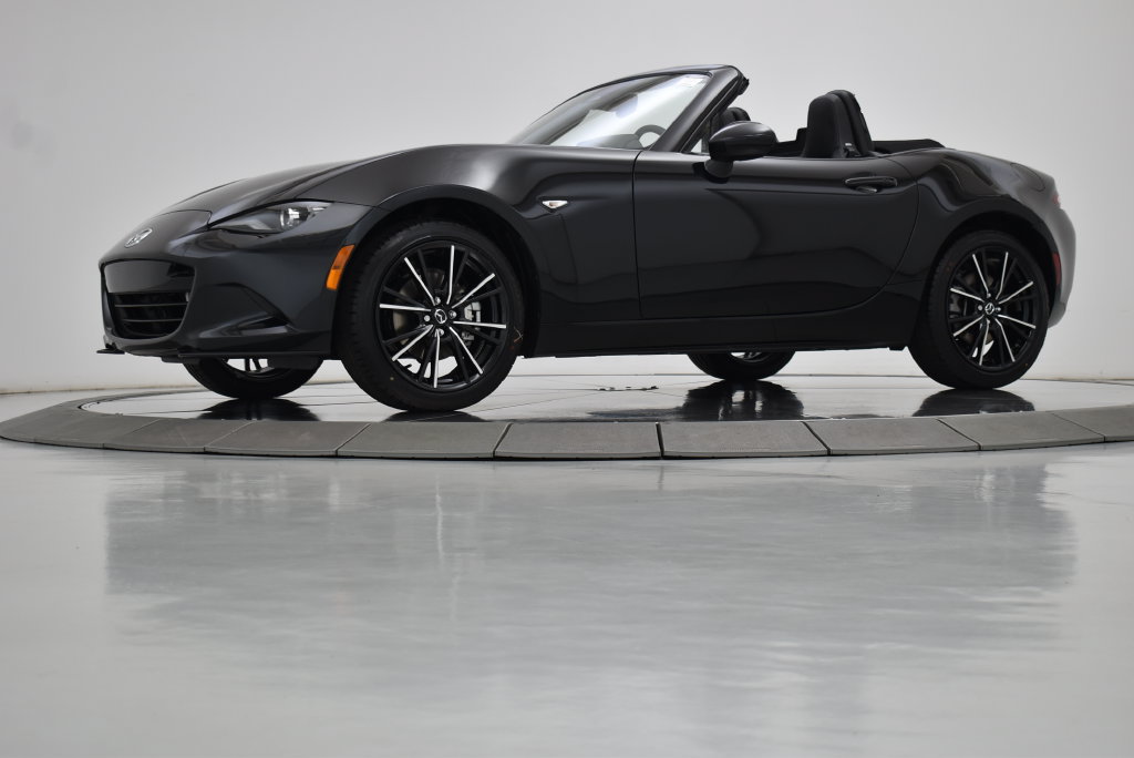 New 2026 MAZDA MX-5 Miata Grand Touring w/ Weather Package RWD image 17