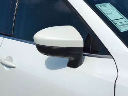 Used 2022 Nissan Pathfinder SL w/ SL Black Package image 12